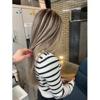 心斎橋美容室LAFFで理想のグレージュカラーへ