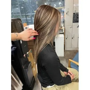 心斎橋LAFF:デザインカラーが得意な美容室