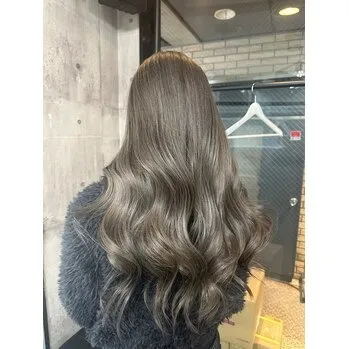 ミルクティーカラー✕グレージュで透明感UP!